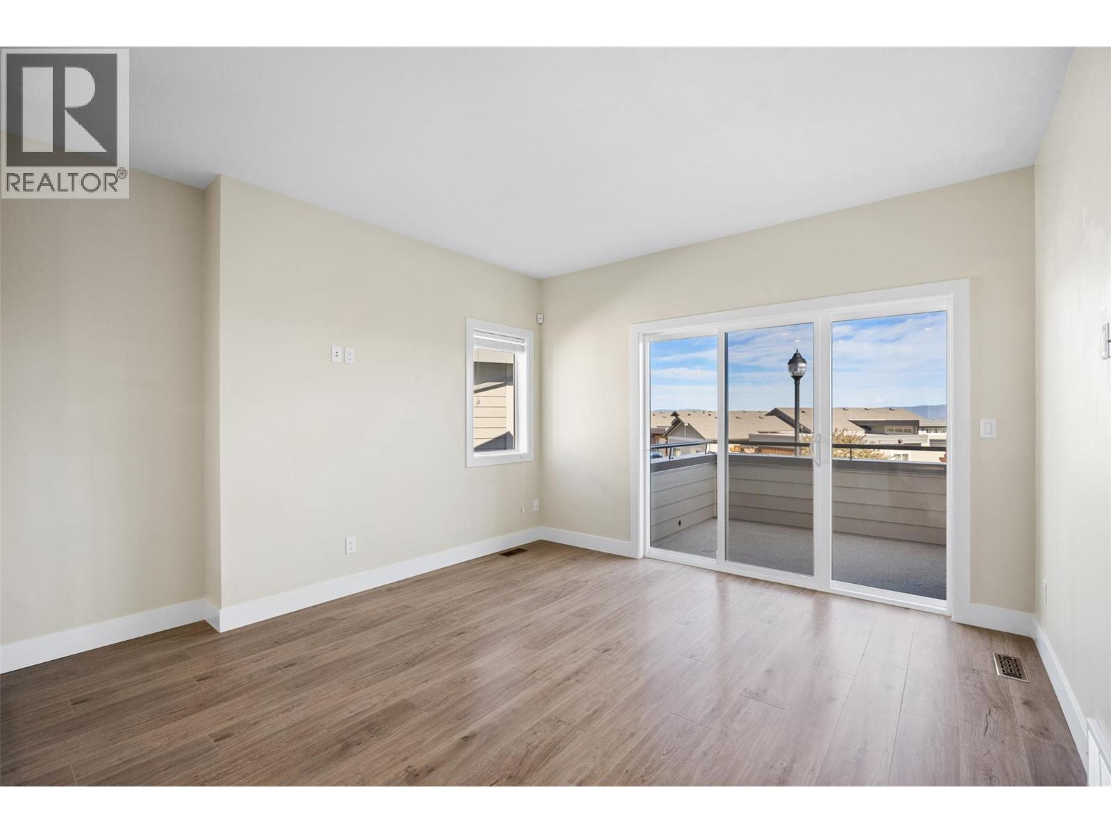 #33 2200 LINFIELD DRIVE - 21