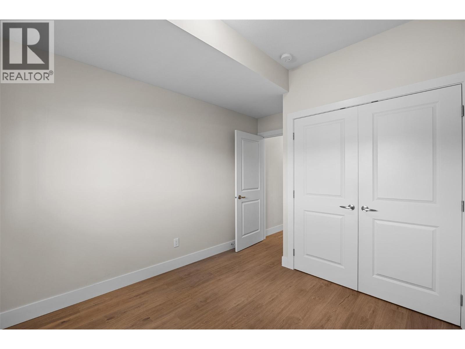 #33 2200 LINFIELD DRIVE - 32