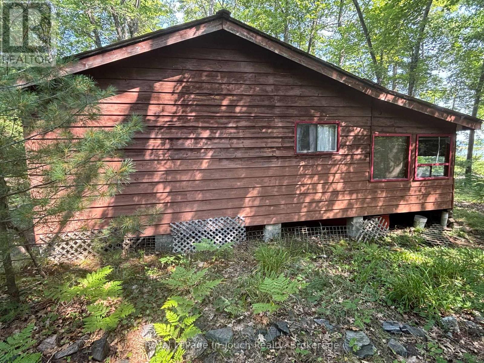 B207 LOT43 B207 LOT 43 ISLAND E - 2