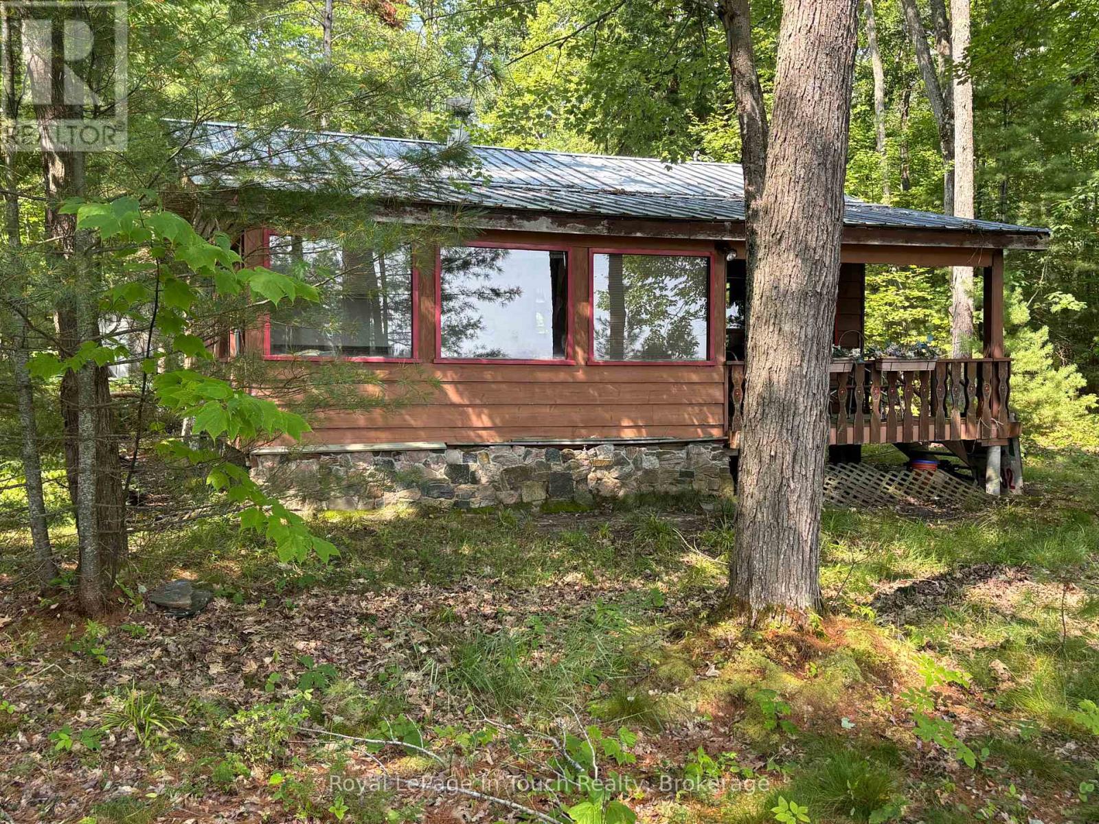 B207 LOT43 B207 LOT 43 ISLAND E - 3