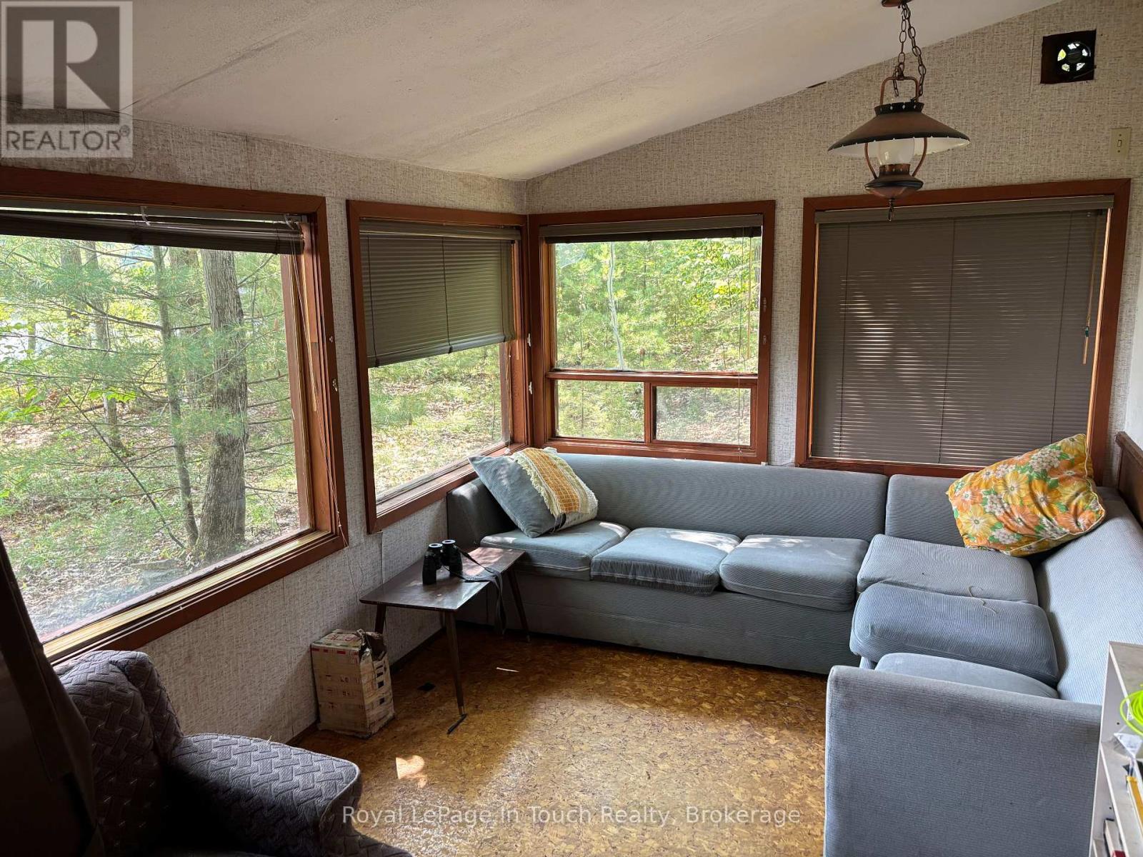 B207 LOT43 B207 LOT 43 ISLAND E - 6