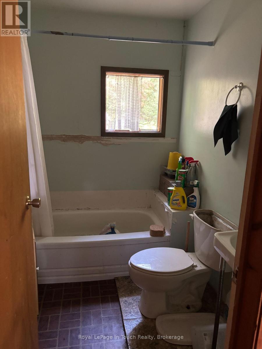 B207 LOT43 B207 LOT 43 ISLAND E - 8