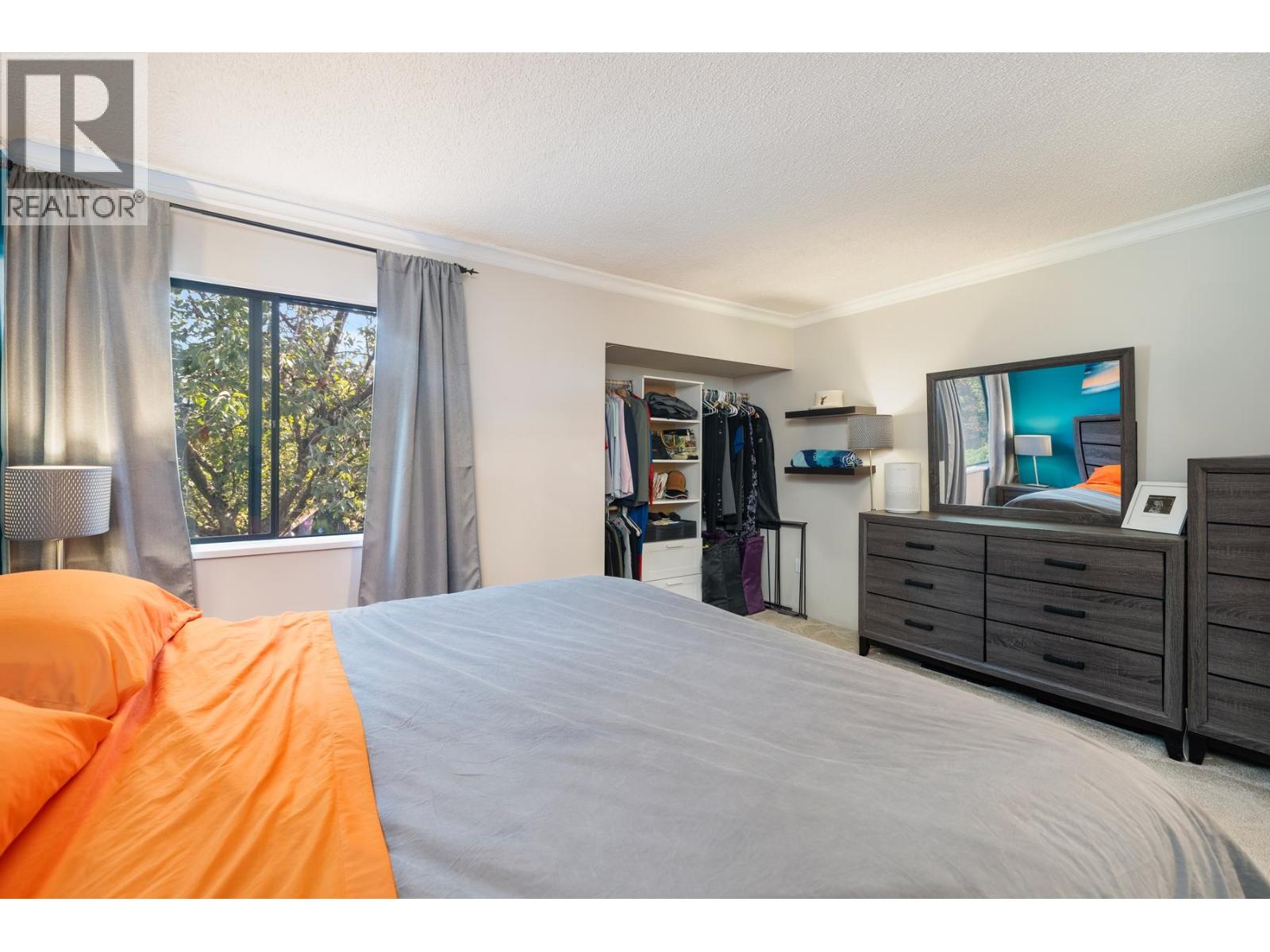 Photo 14 of 24 230 W 14th Street, North Vancouver BC