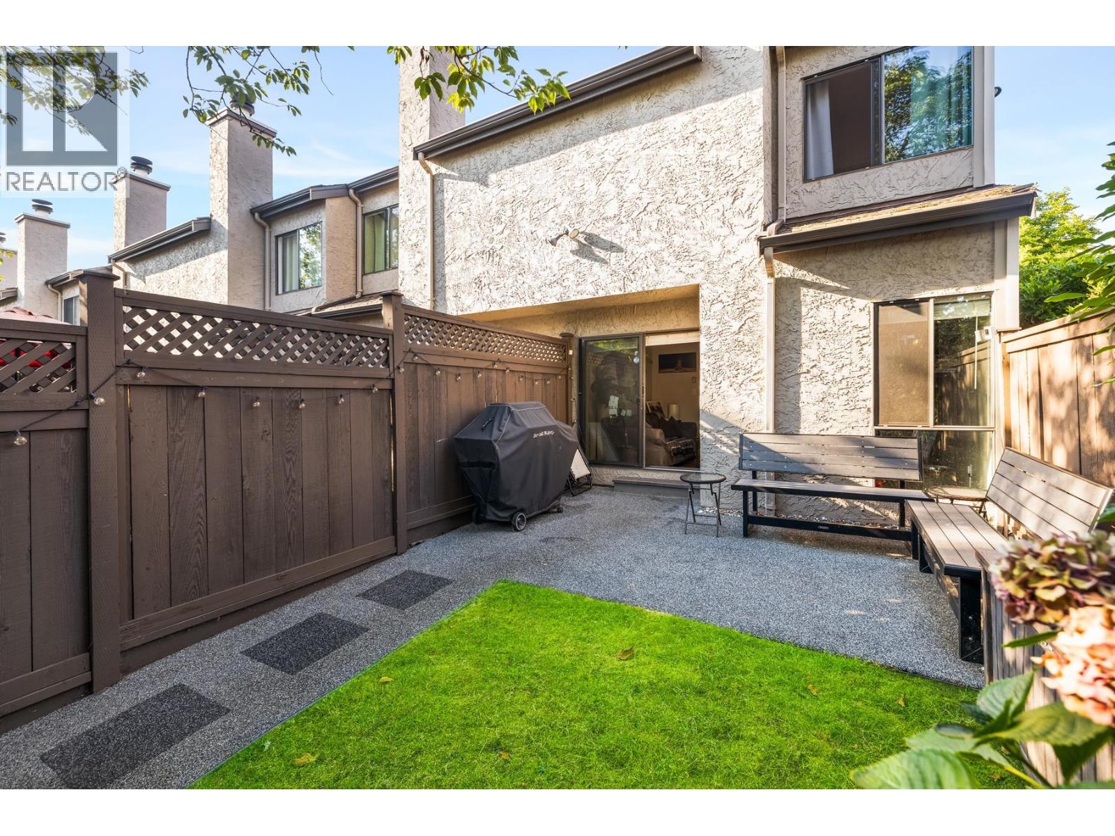 Photo 19 of 24 230 W 14th Street, North Vancouver BC