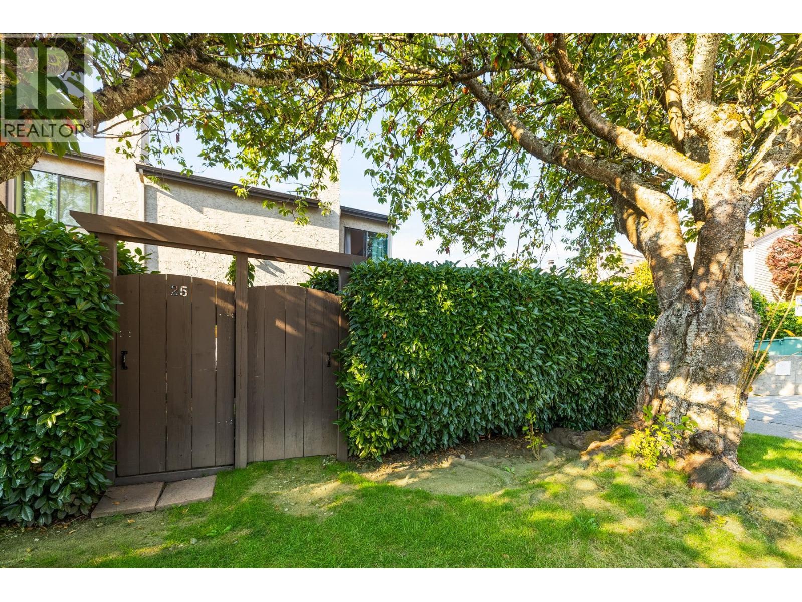 Photo 22 of 24 230 W 14th Street, North Vancouver BC