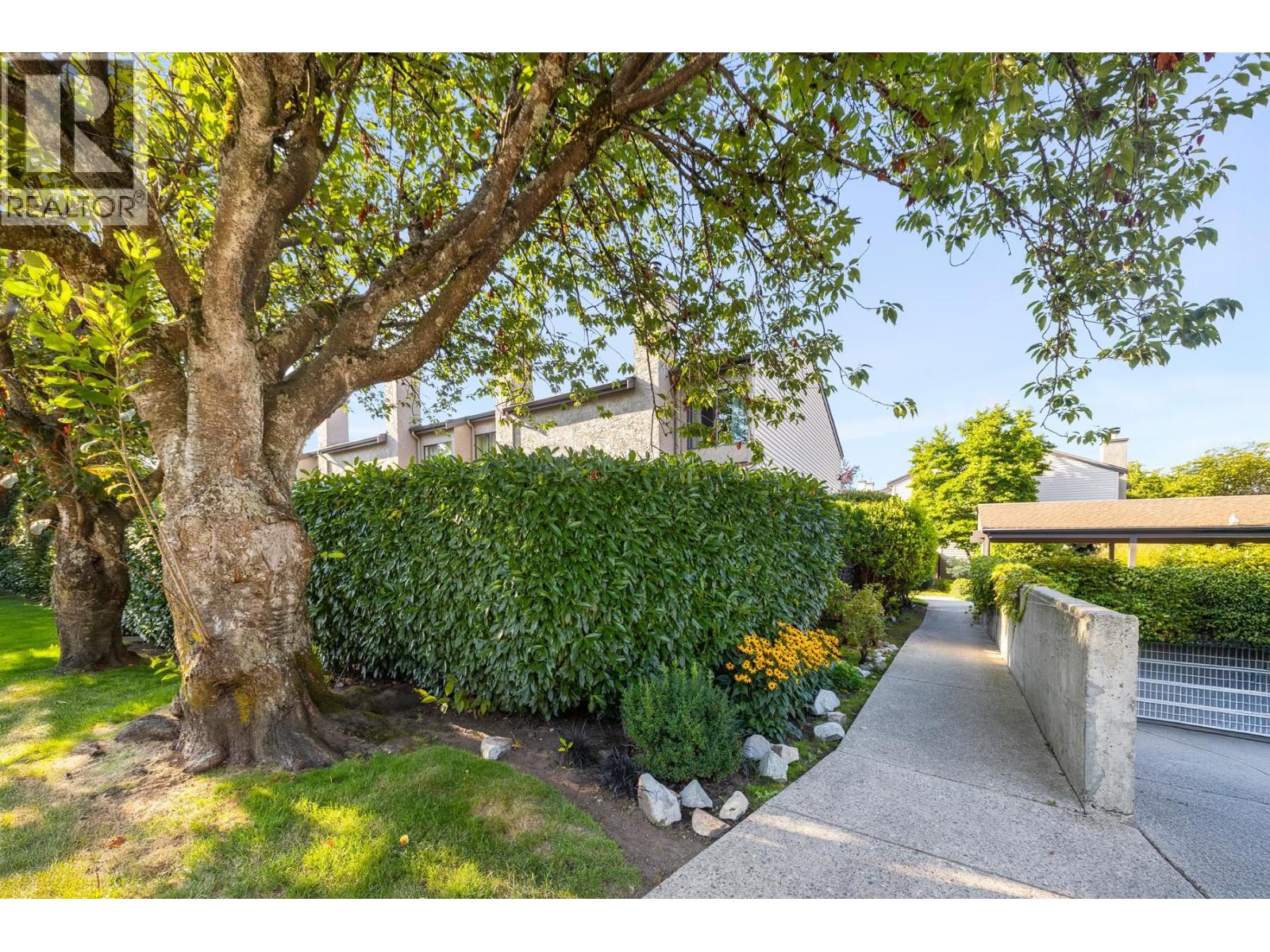 Photo 23 of 24 230 W 14th Street, North Vancouver BC