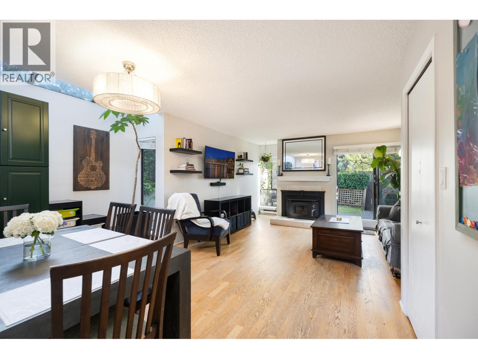 Photo 7 of 24 230 W 14th Street, North Vancouver BC