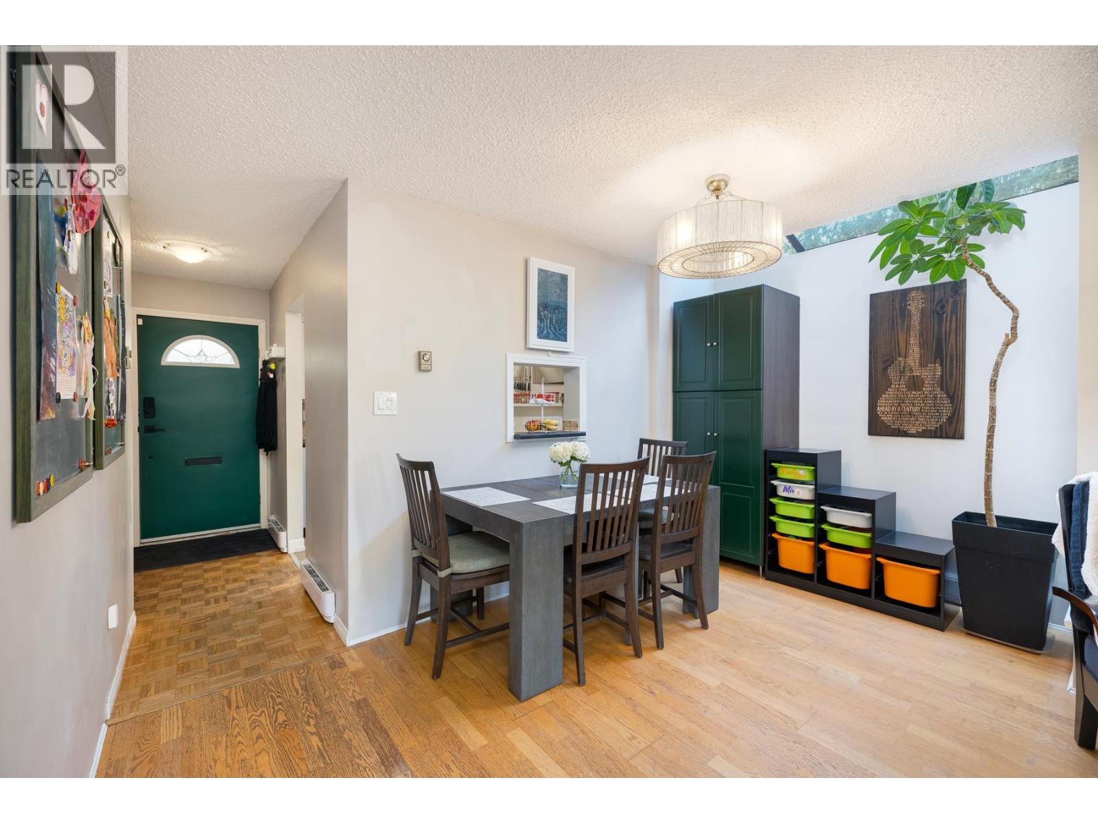 Photo 8 of 24 230 W 14th Street, North Vancouver BC