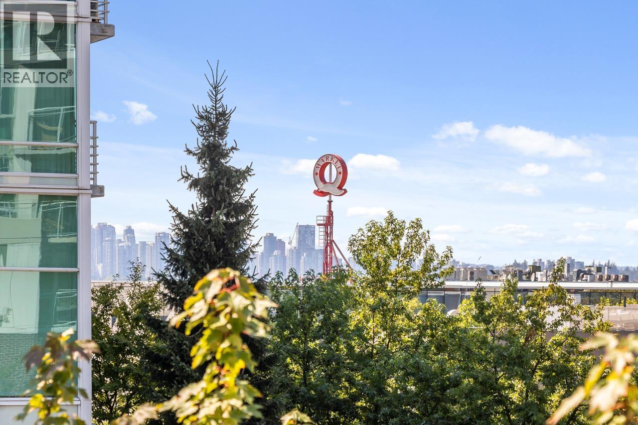 Photo 1 of 307 100 E Esplanade Avenue, North Vancouver BC
