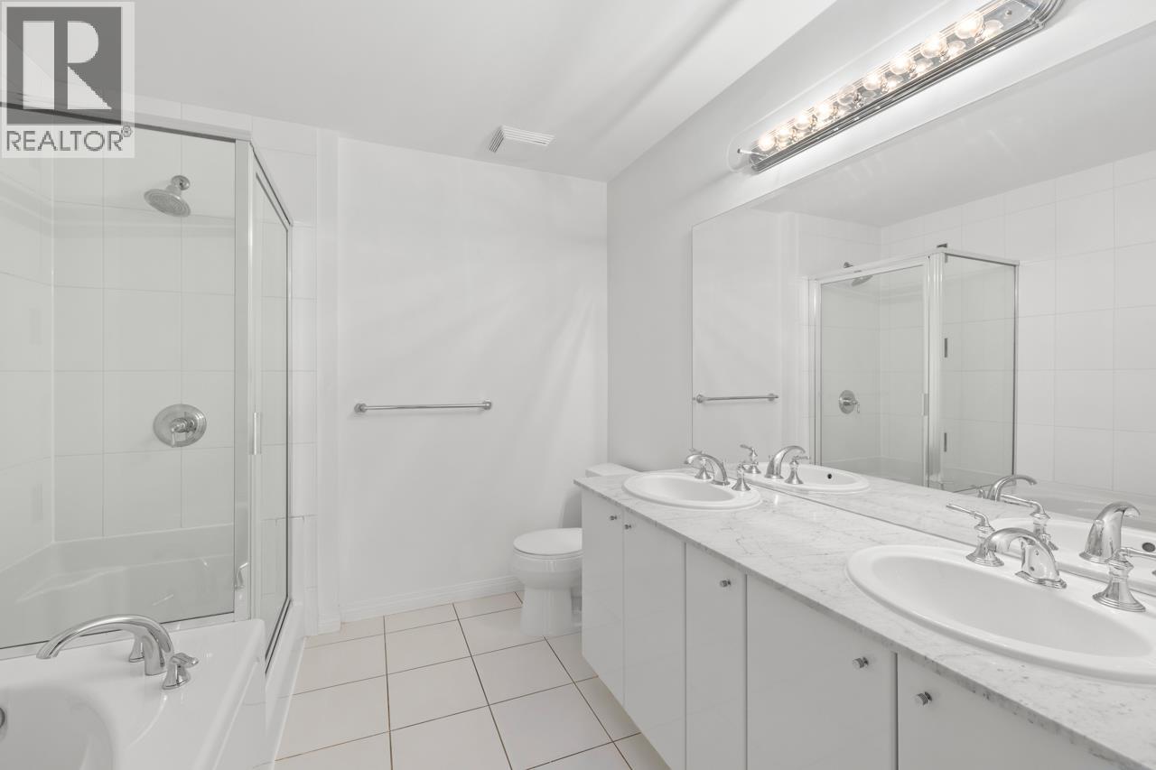 Photo 10 of 307 100 E Esplanade Avenue, North Vancouver BC