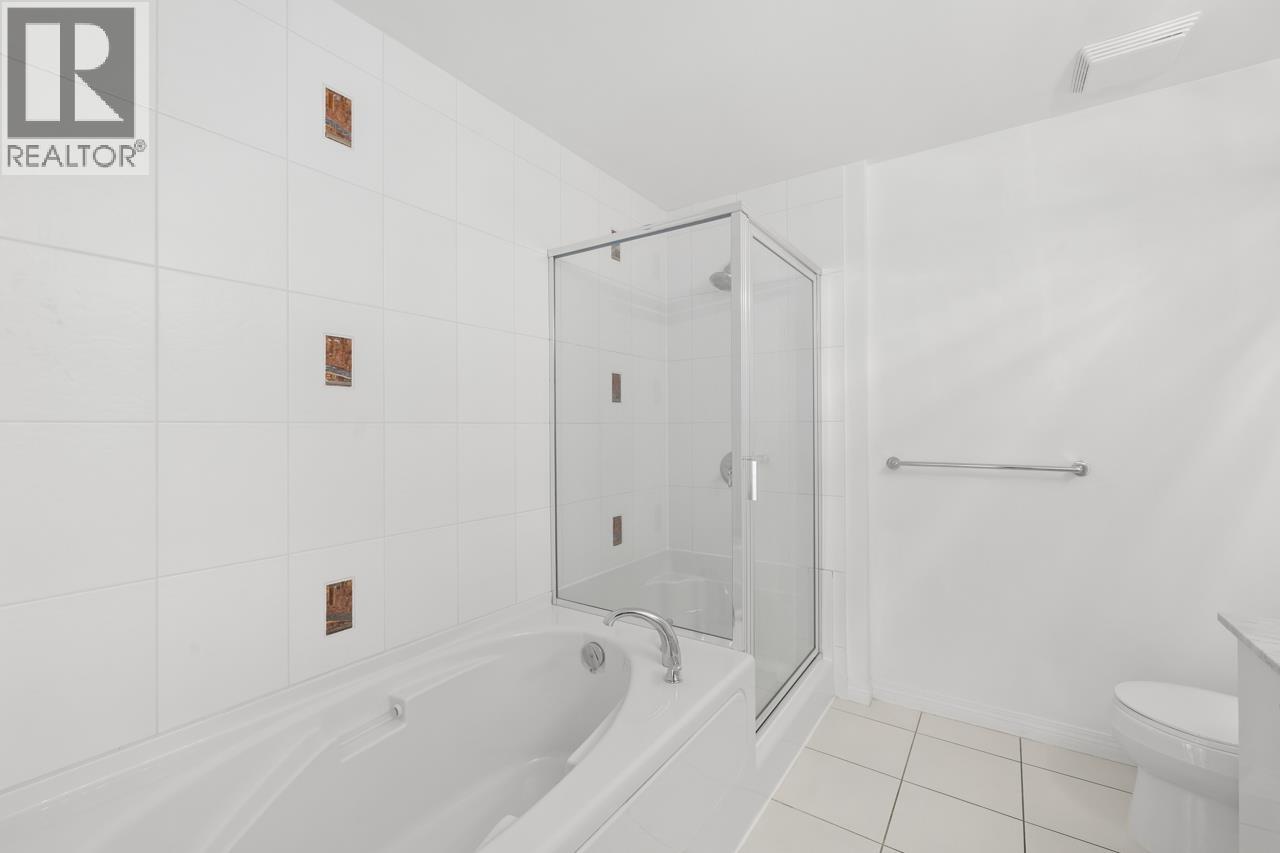 Photo 11 of 307 100 E Esplanade Avenue, North Vancouver BC