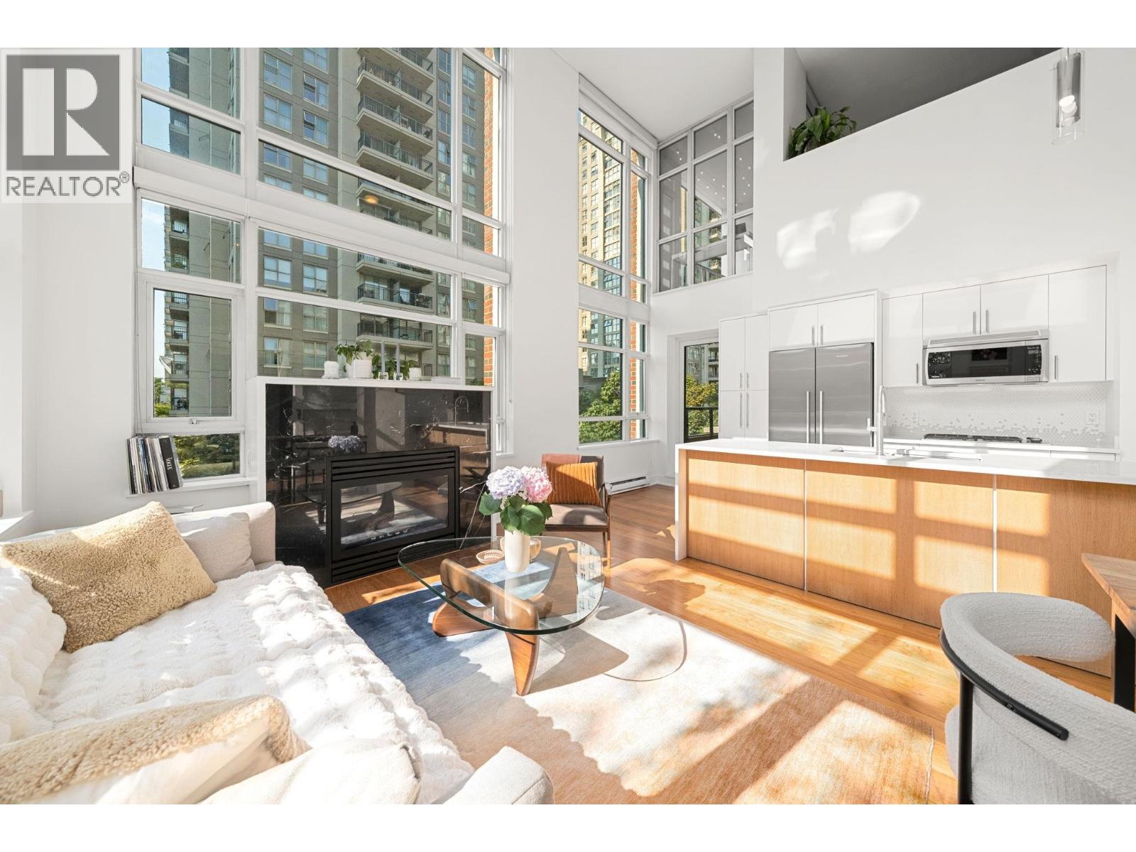 Photo 3 of 407 988 Richards Street, Vancouver BC