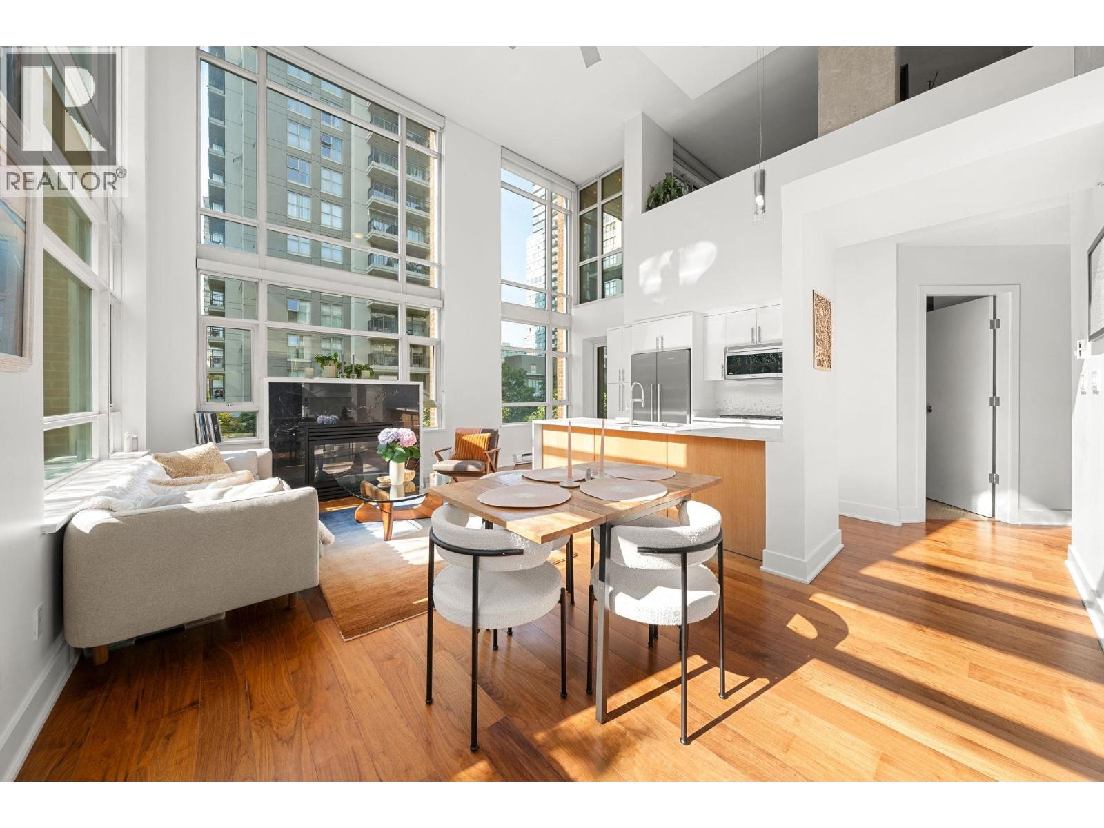 Photo 4 of 407 988 Richards Street, Vancouver BC