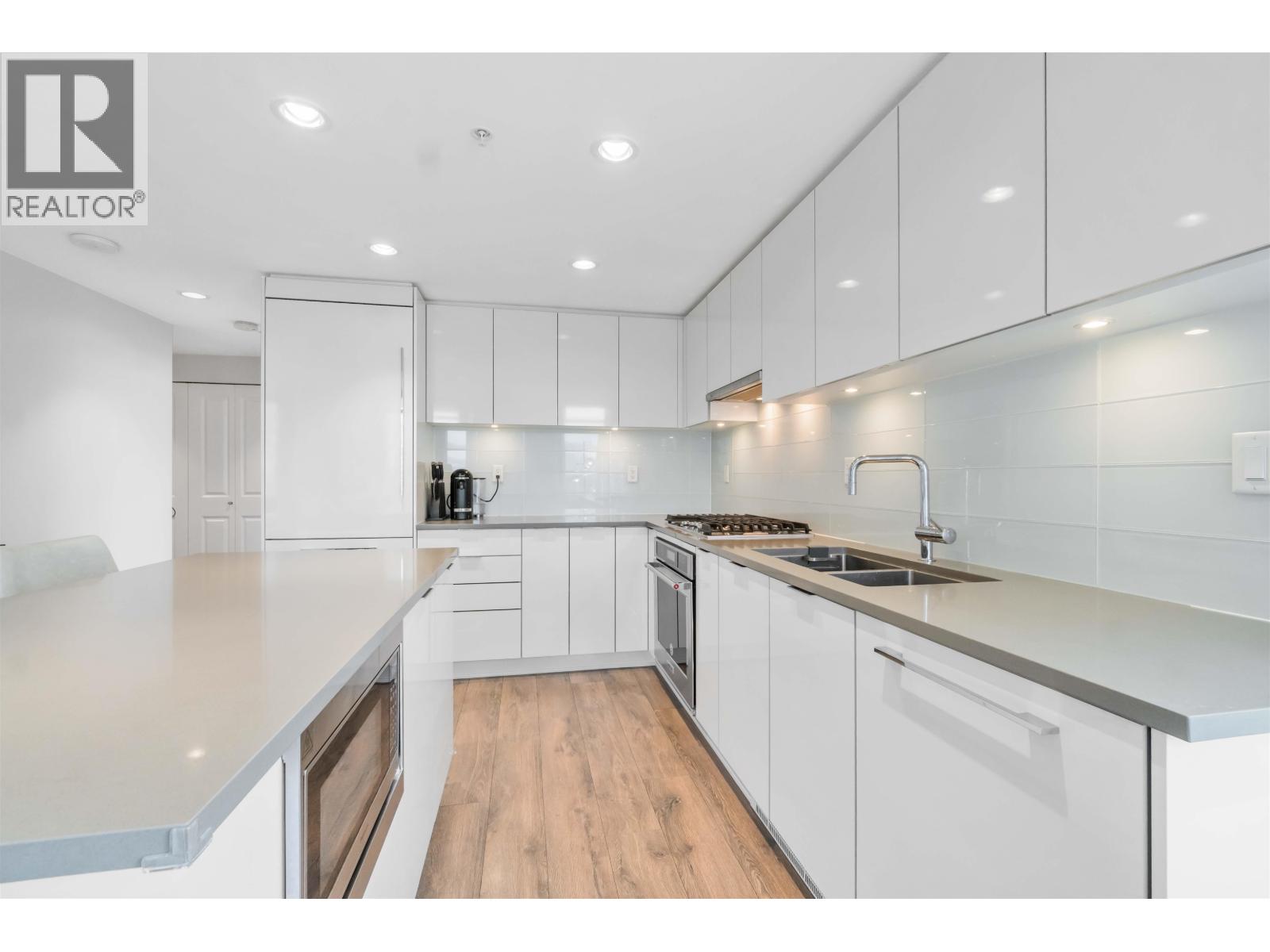 Photo 11 of 2206 2388 Madison Street, Burnaby BC