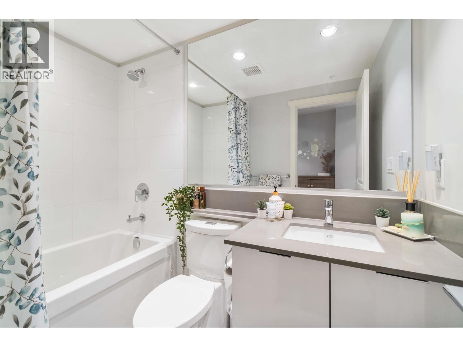 Photo 15 of 2206 2388 Madison Street, Burnaby BC