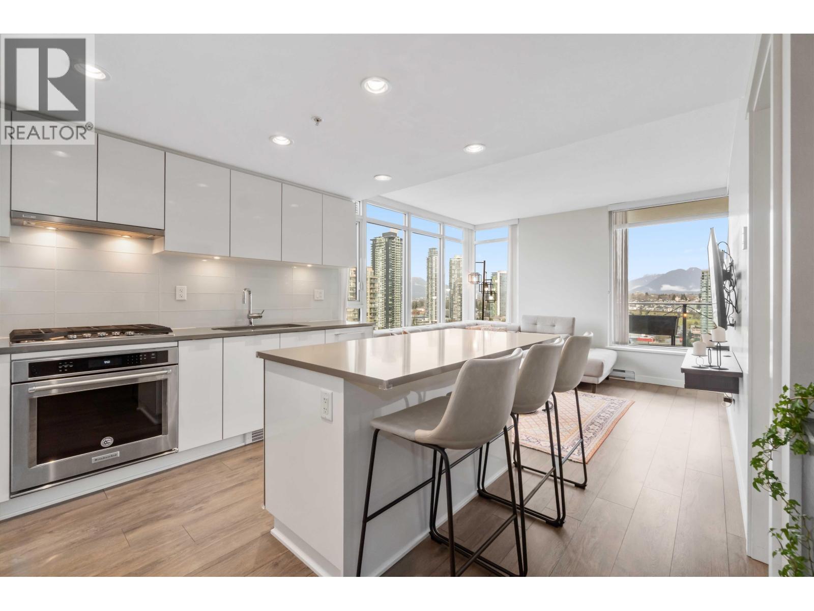 Photo 6 of 2206 2388 Madison Street, Burnaby BC