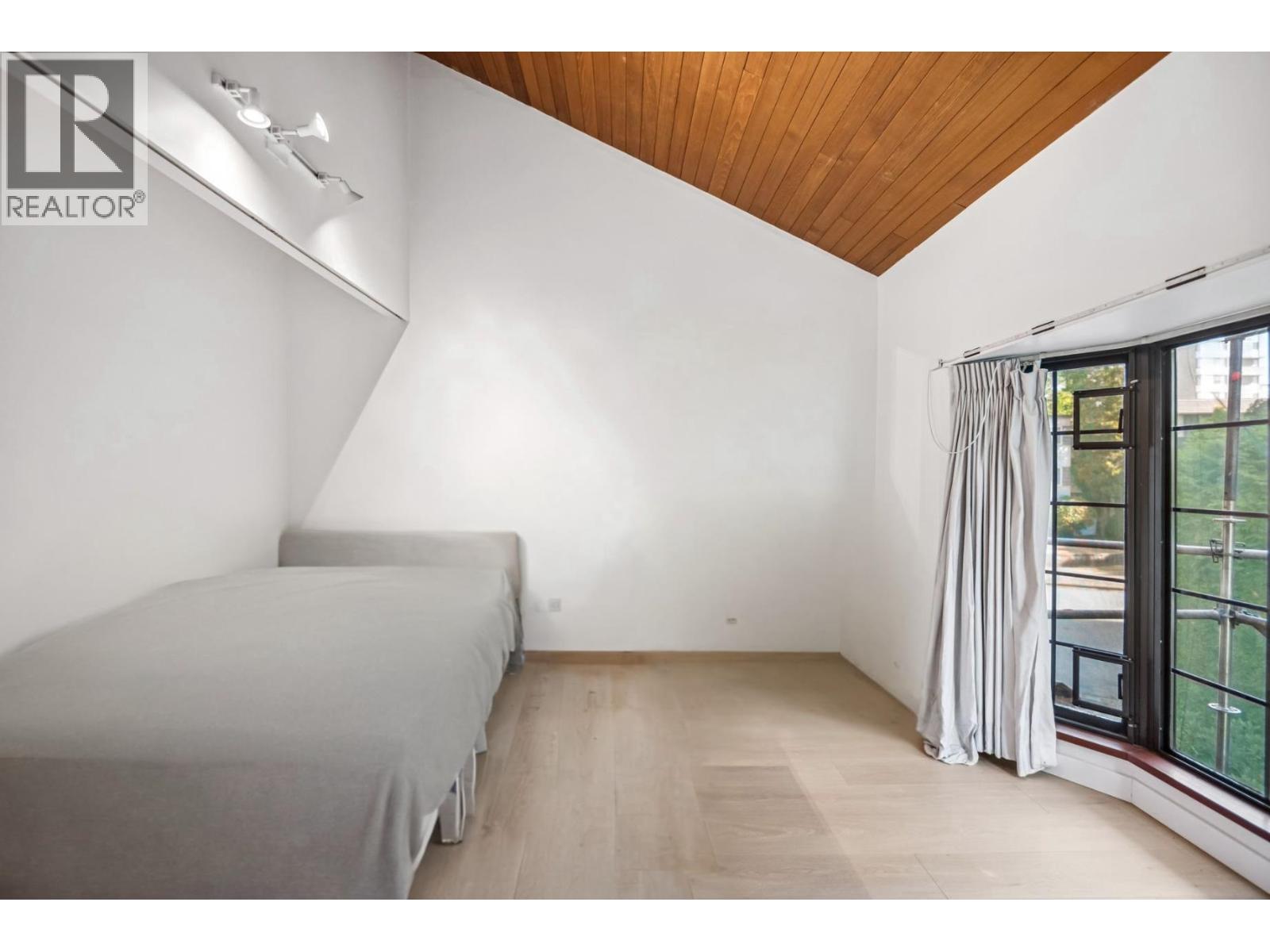 Photo 11 of 408 2320 W 40th Avenue, Vancouver BC