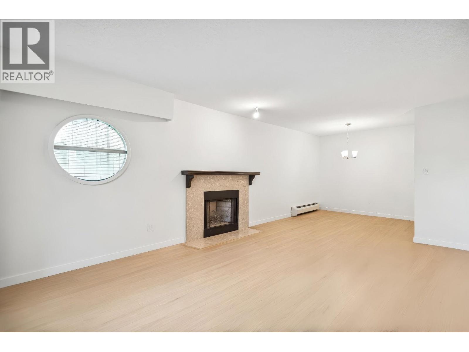 Photo 2 of 408 2320 W 40th Avenue, Vancouver BC