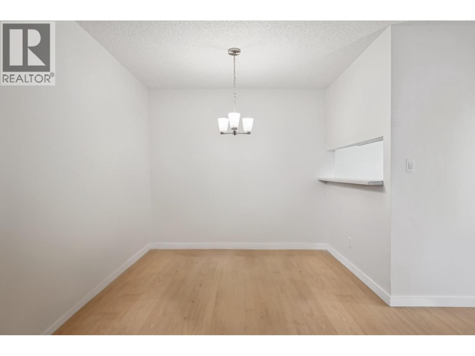 Photo 5 of 408 2320 W 40th Avenue, Vancouver BC