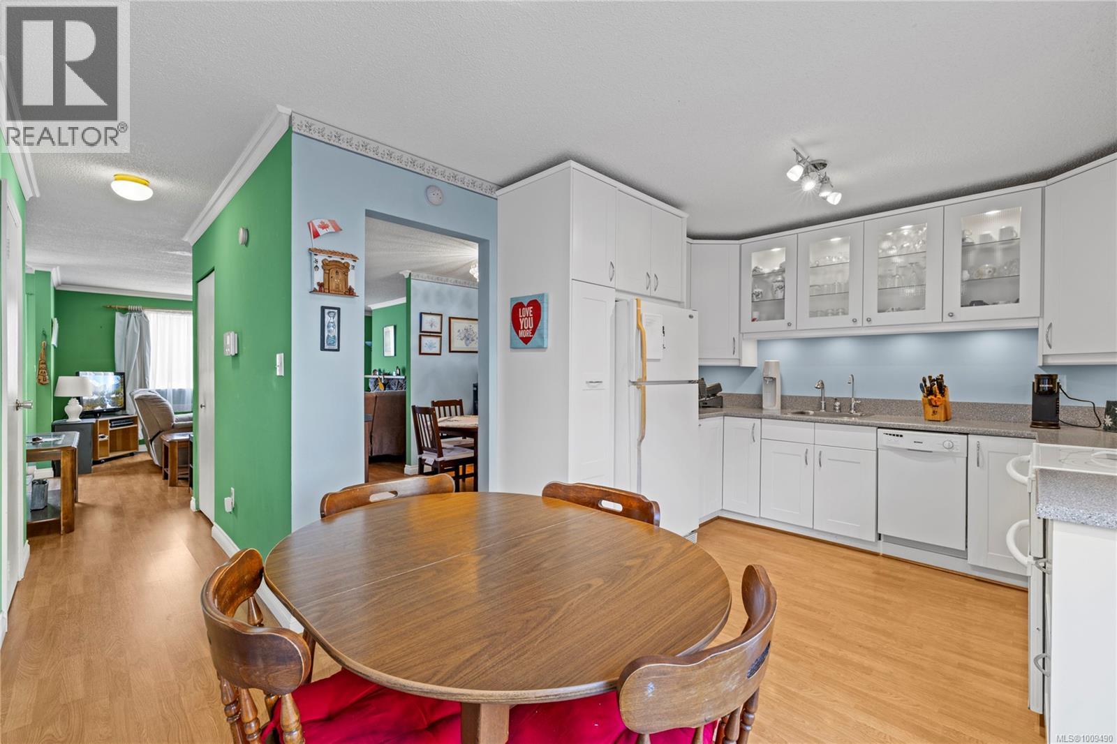 Photo 8 of 1624 Fuller St, Nanaimo BC