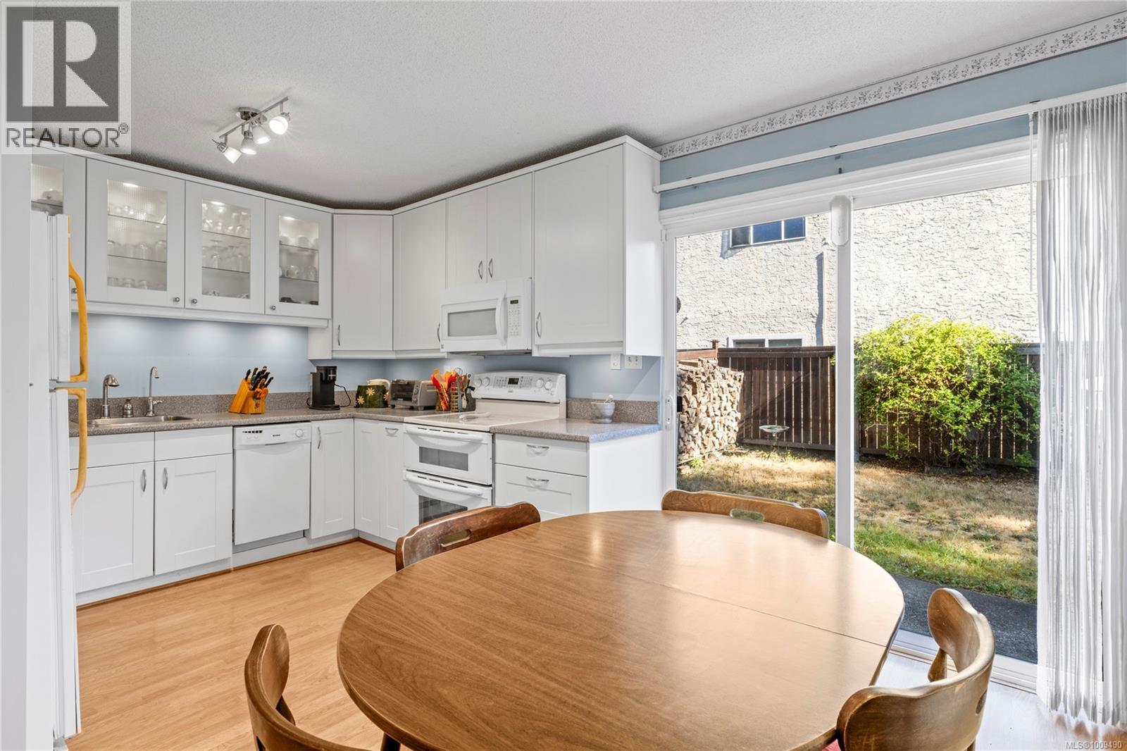 Photo 12 of 1624 Fuller St, Nanaimo BC