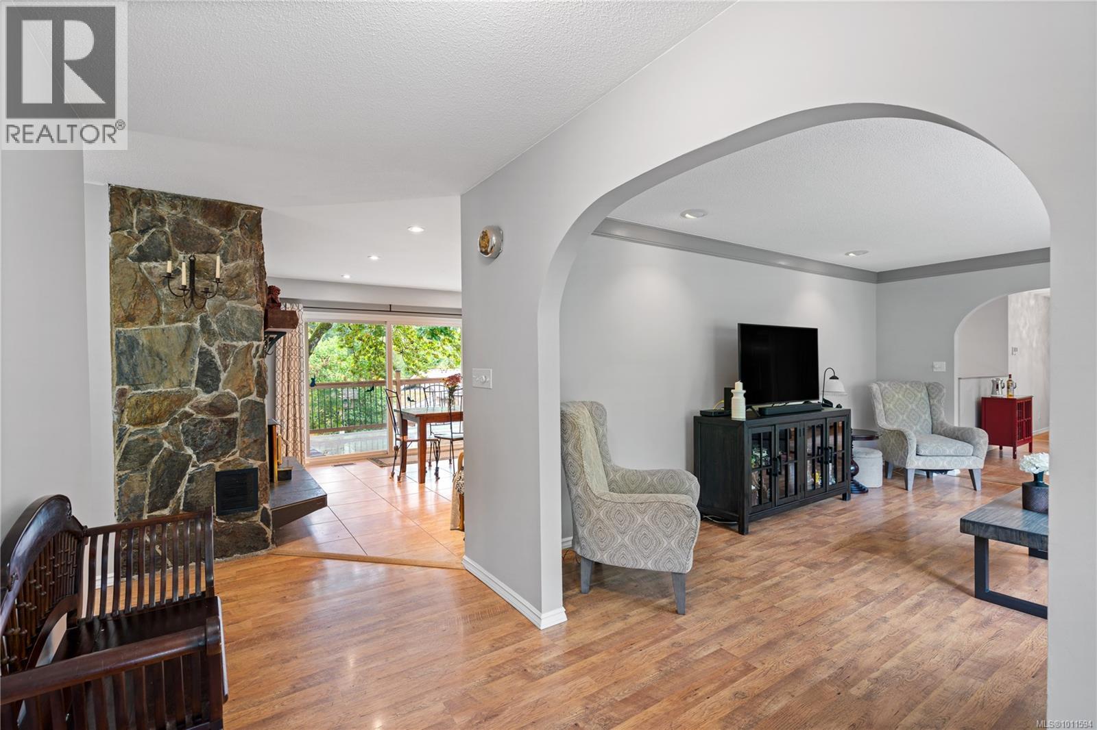 714 Bradley Dyne Rd, North Saanich
