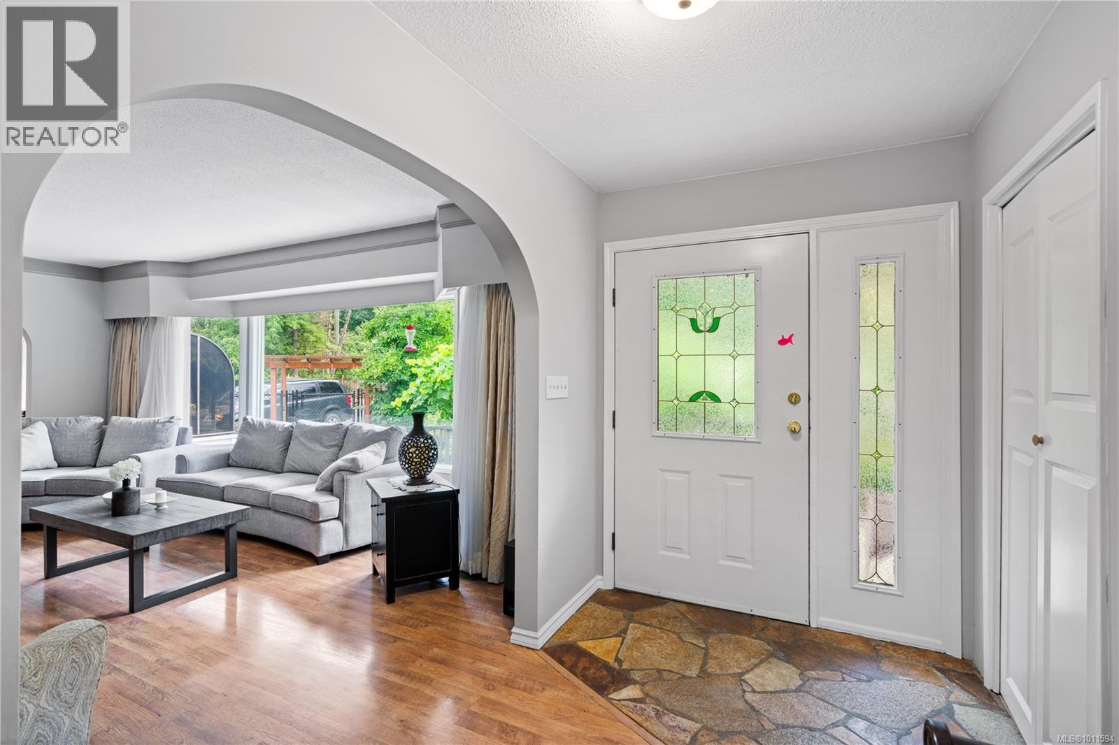 714 Bradley Dyne Rd, North Saanich