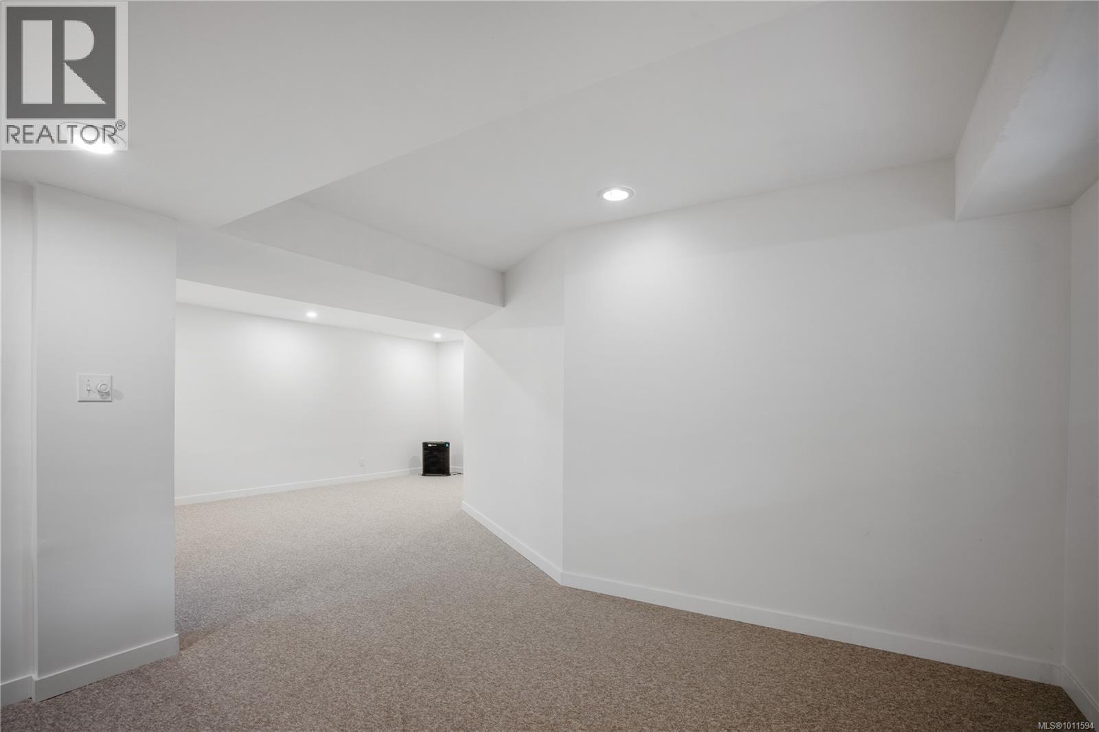 714 Bradley Dyne Rd, North Saanich