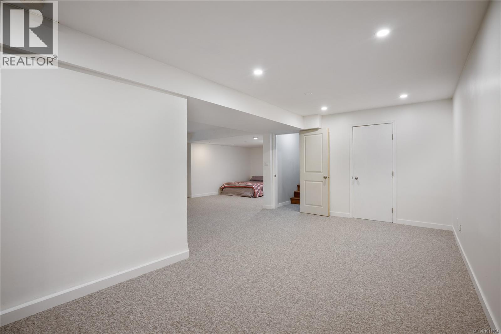 714 Bradley Dyne Rd, North Saanich