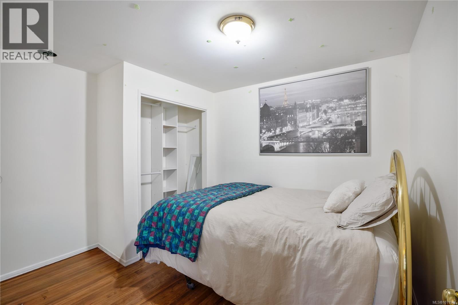714 Bradley Dyne Rd, North Saanich