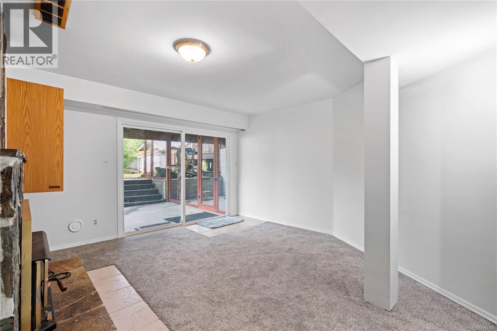 714 Bradley Dyne Rd, North Saanich