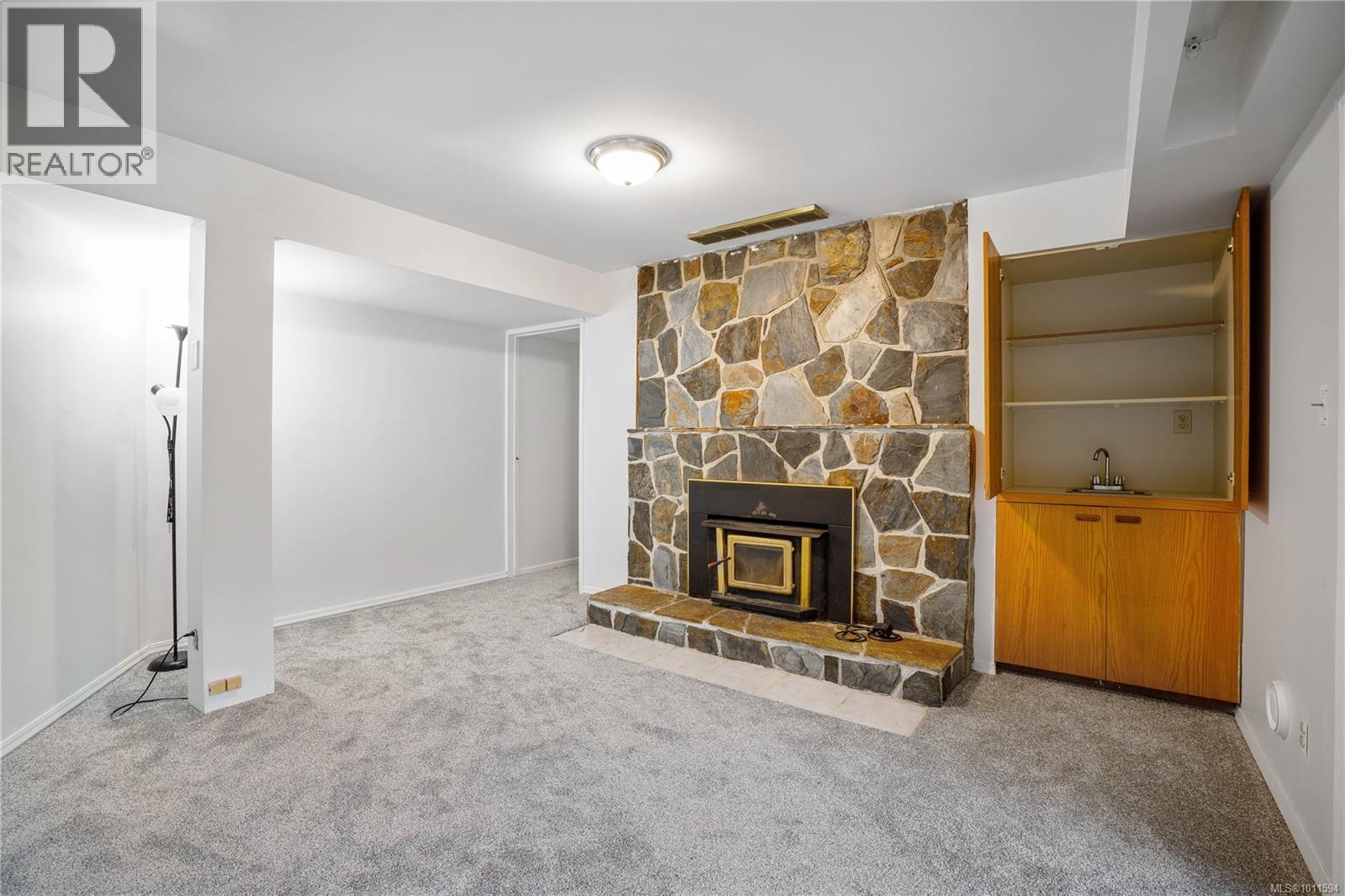 714 Bradley Dyne Rd, North Saanich