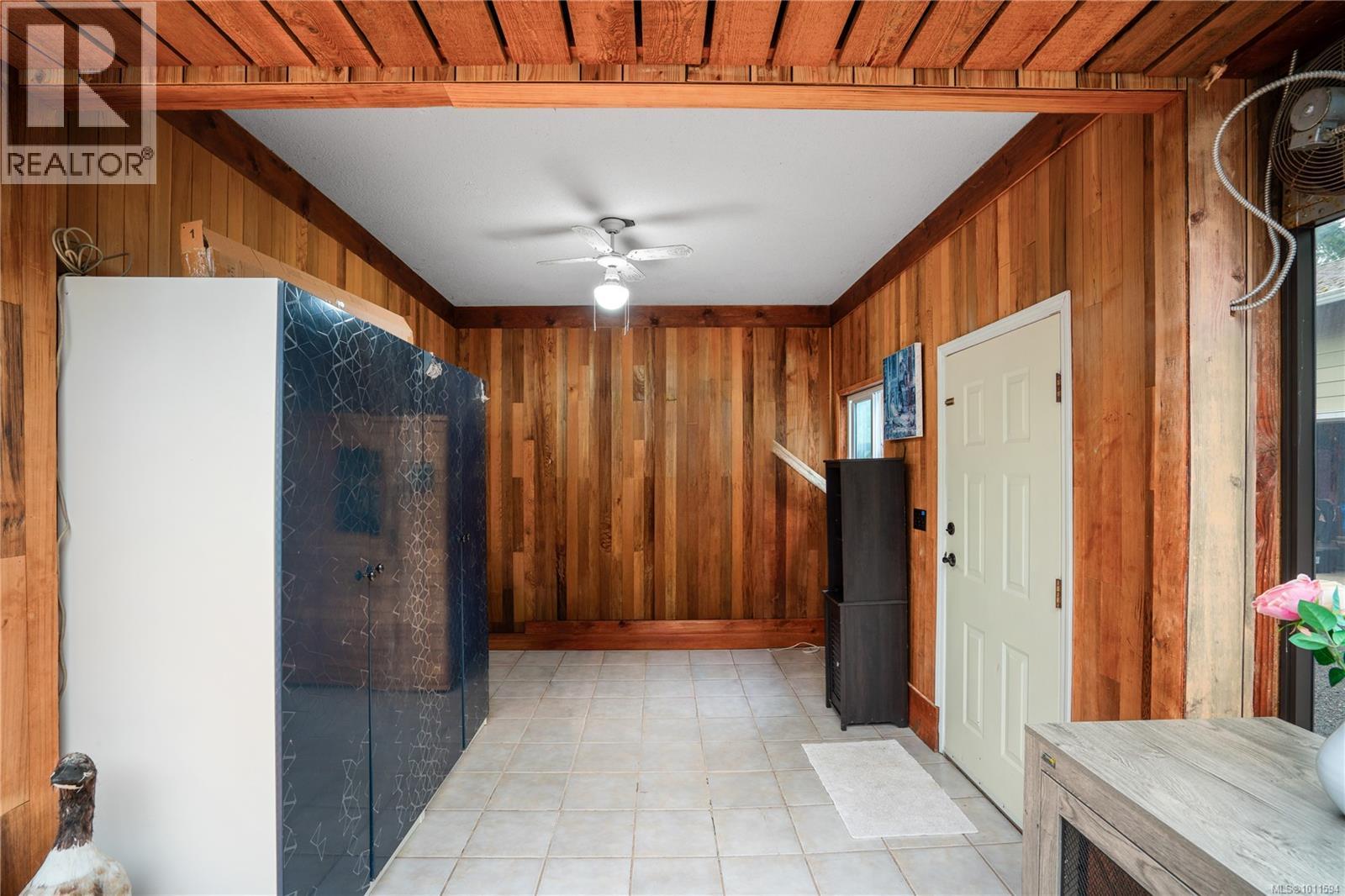 714 Bradley Dyne Rd, North Saanich