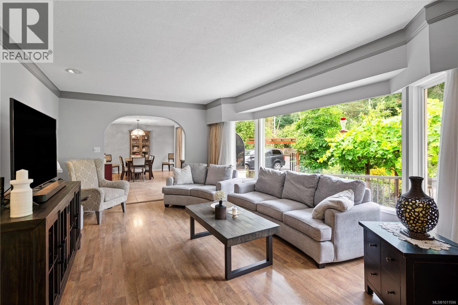 714 Bradley Dyne Rd, North Saanich