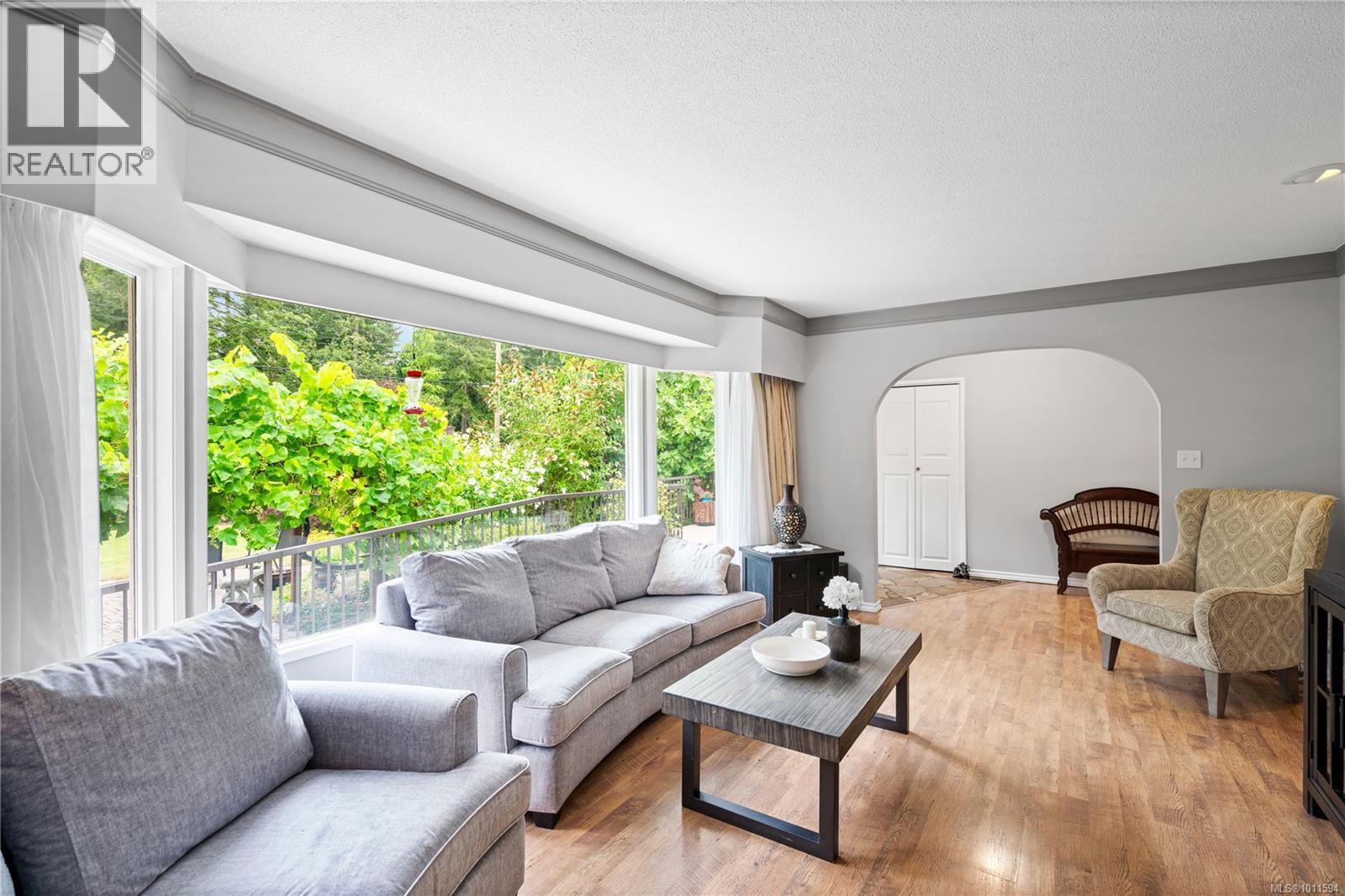 714 Bradley Dyne Rd, North Saanich