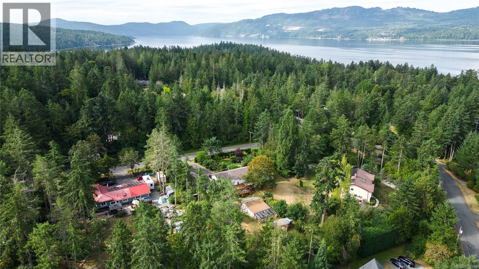 714 Bradley Dyne Rd, North Saanich