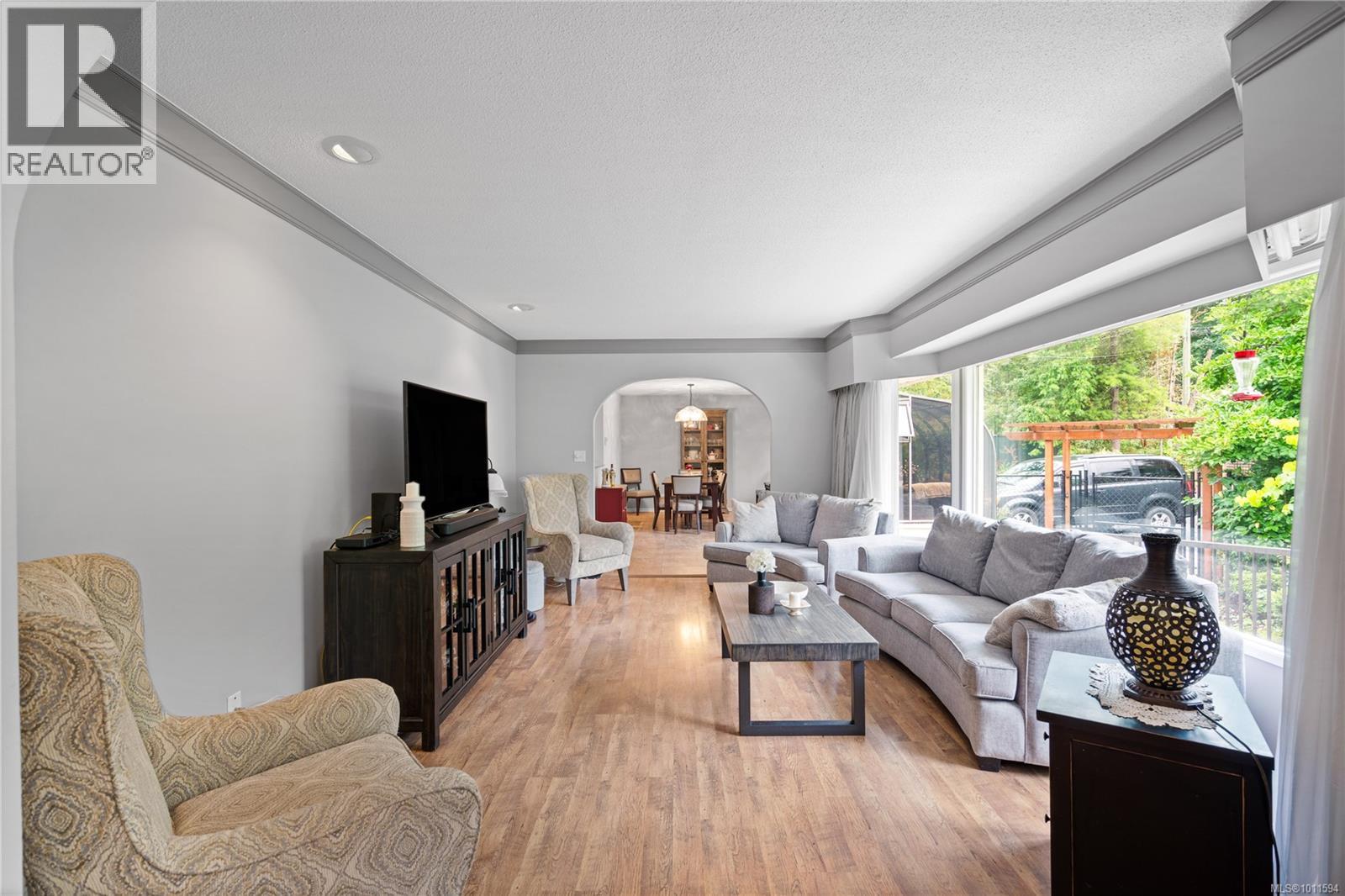 714 Bradley Dyne Rd, North Saanich