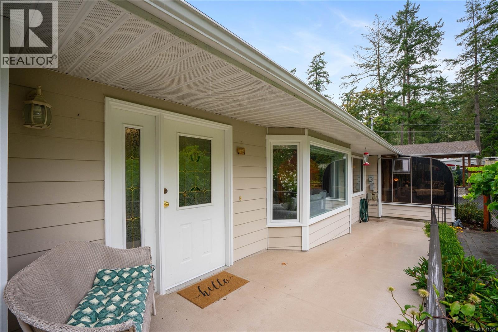 714 Bradley Dyne Rd, North Saanich
