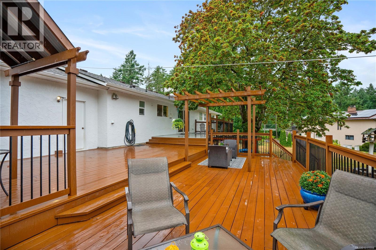 714 Bradley Dyne Rd, North Saanich
