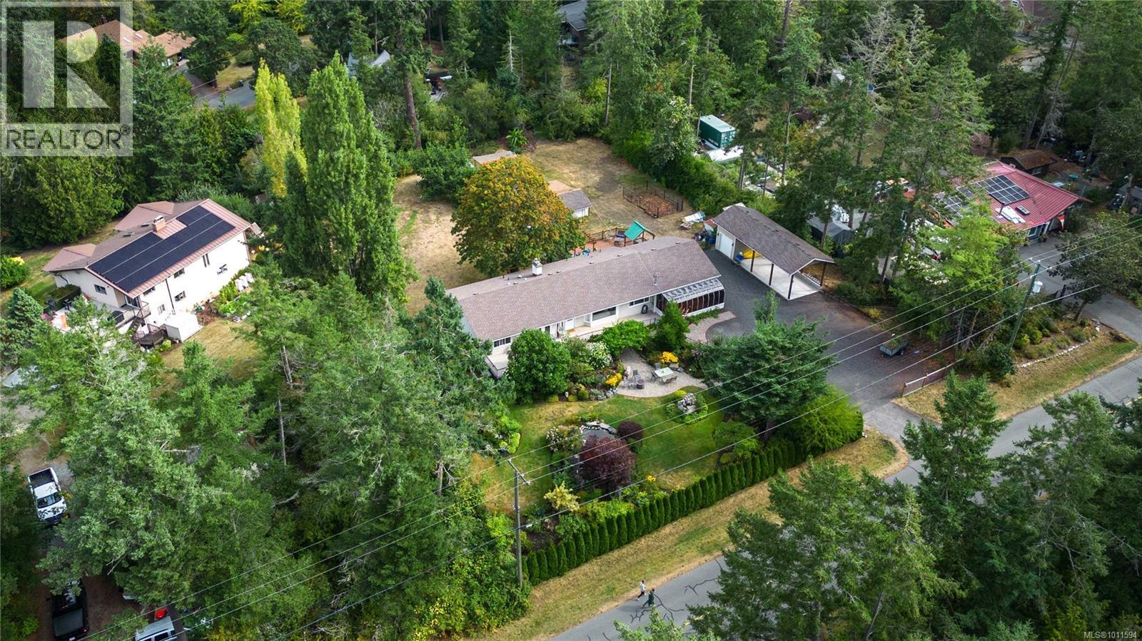 714 Bradley Dyne Rd, North Saanich