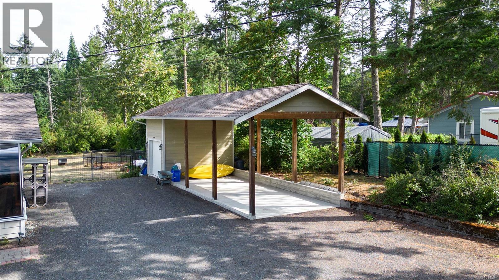 714 Bradley Dyne Rd, North Saanich