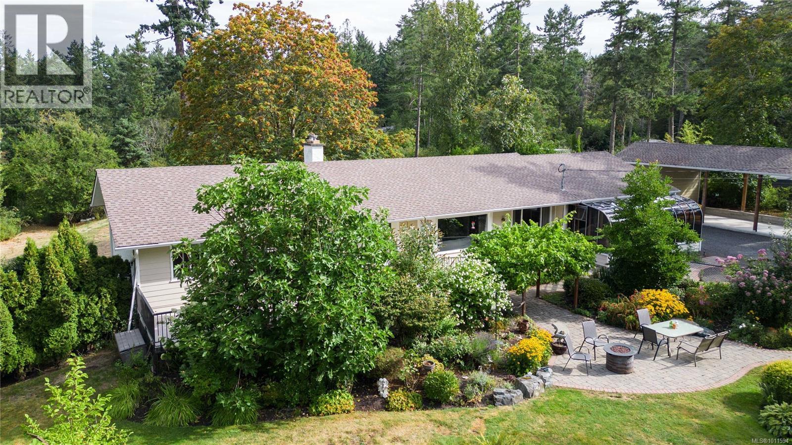 714 Bradley Dyne Rd, North Saanich