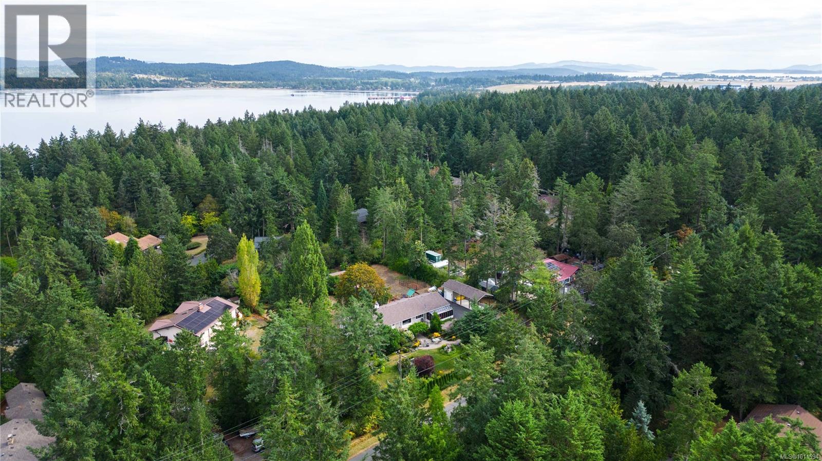 714 Bradley Dyne Rd, North Saanich