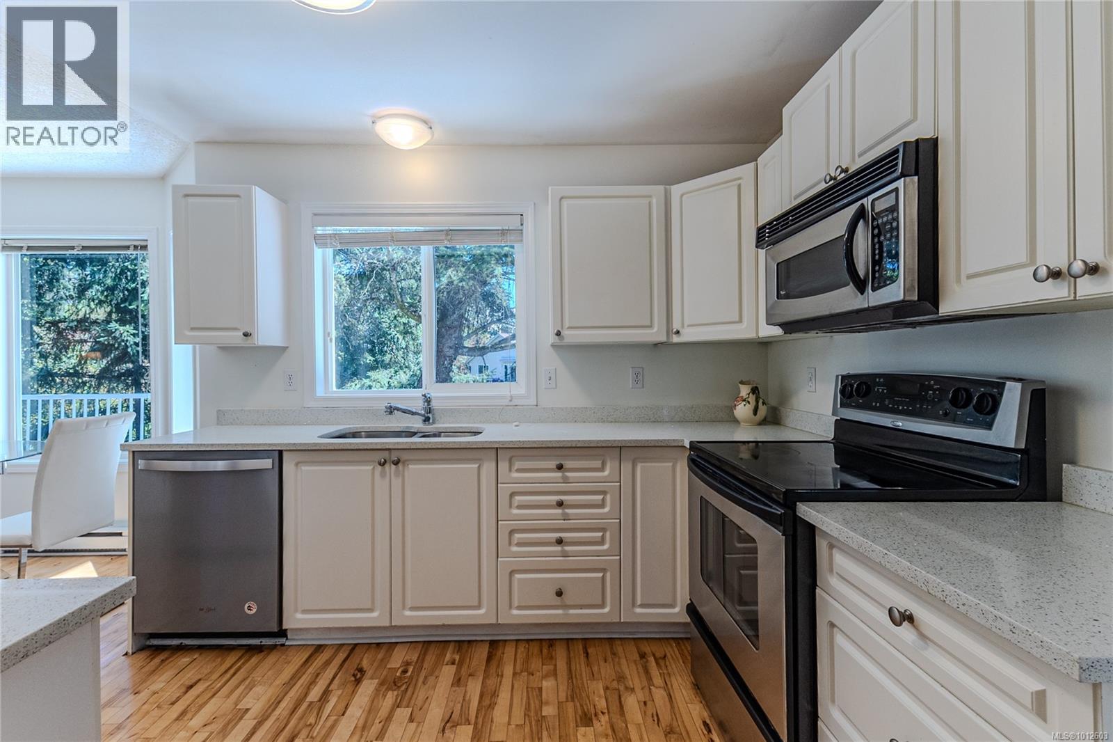 Photo 9 of 407 Coralee Pl, Langford BC