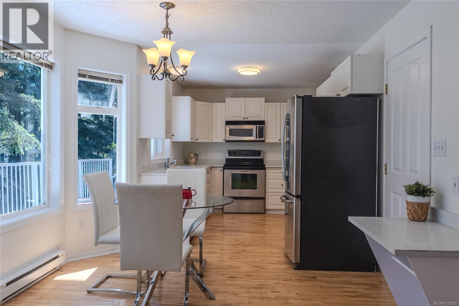 Photo 11 of 407 Coralee Pl, Langford BC