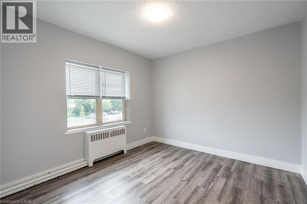 Photo 13 of 452 Aberdeen Avenue Unit 13, Hamilton ON