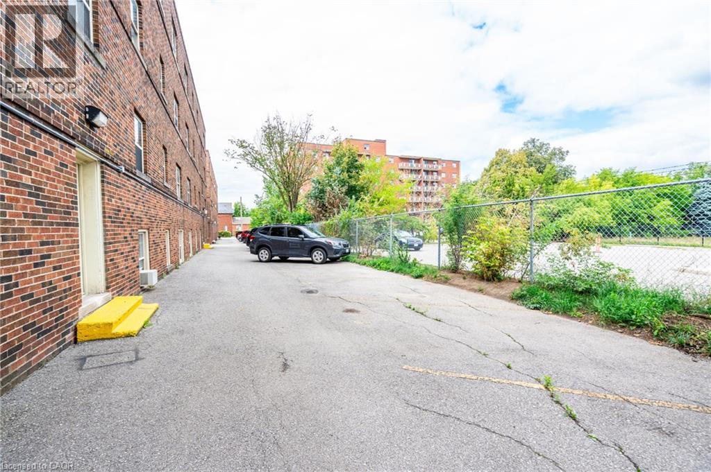 Photo 19 of 452 Aberdeen Avenue Unit 13, Hamilton ON