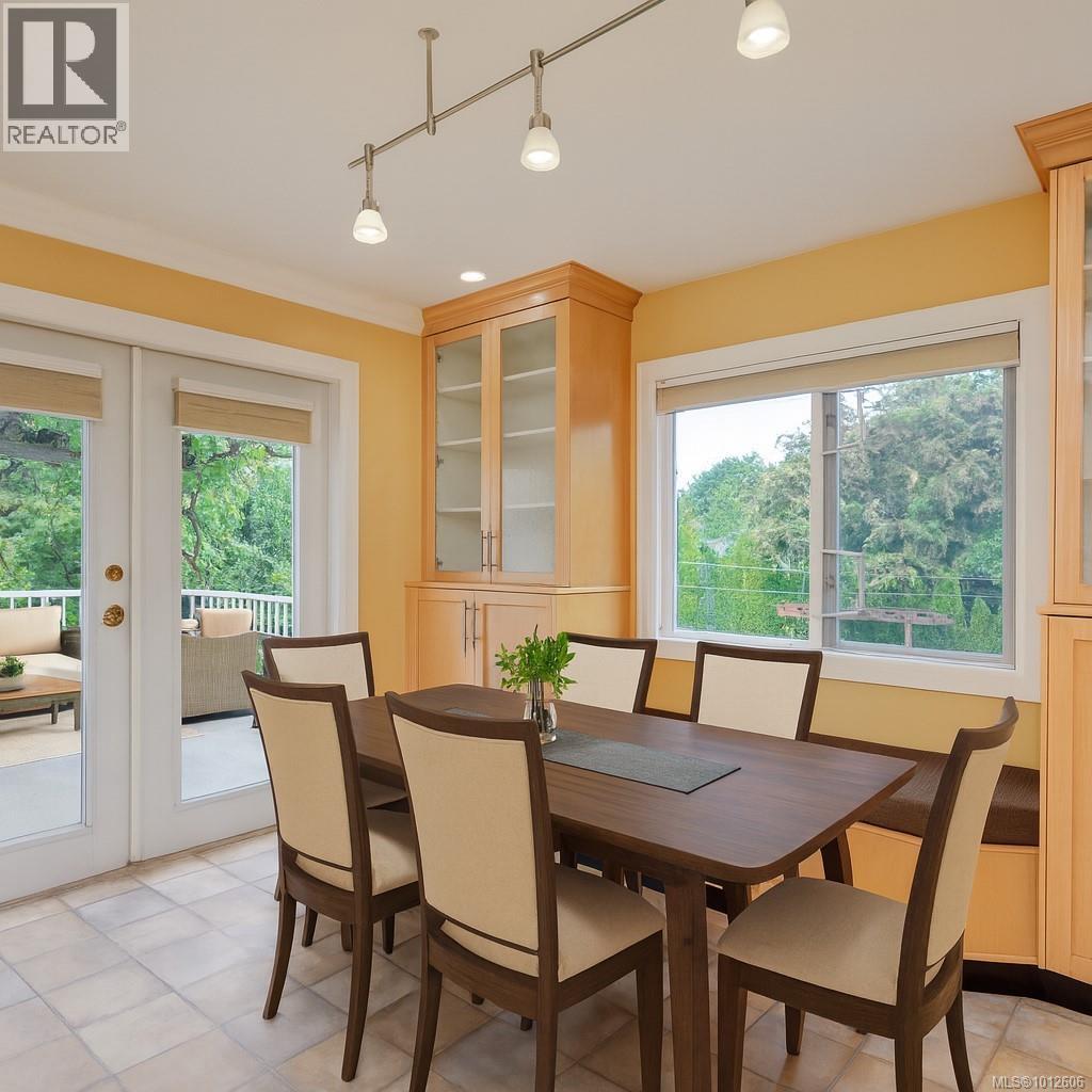 Photo 12 of 4406 Torquay Dr, Saanich BC