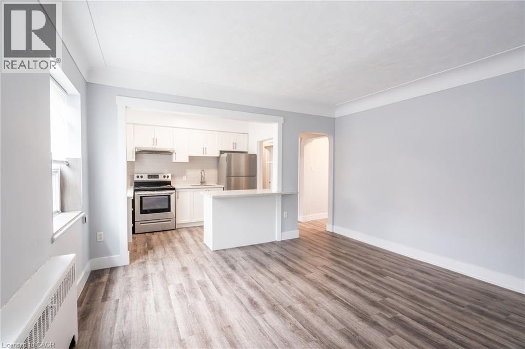 Photo 6 of 452 Aberdeen Avenue Unit 13, Hamilton ON