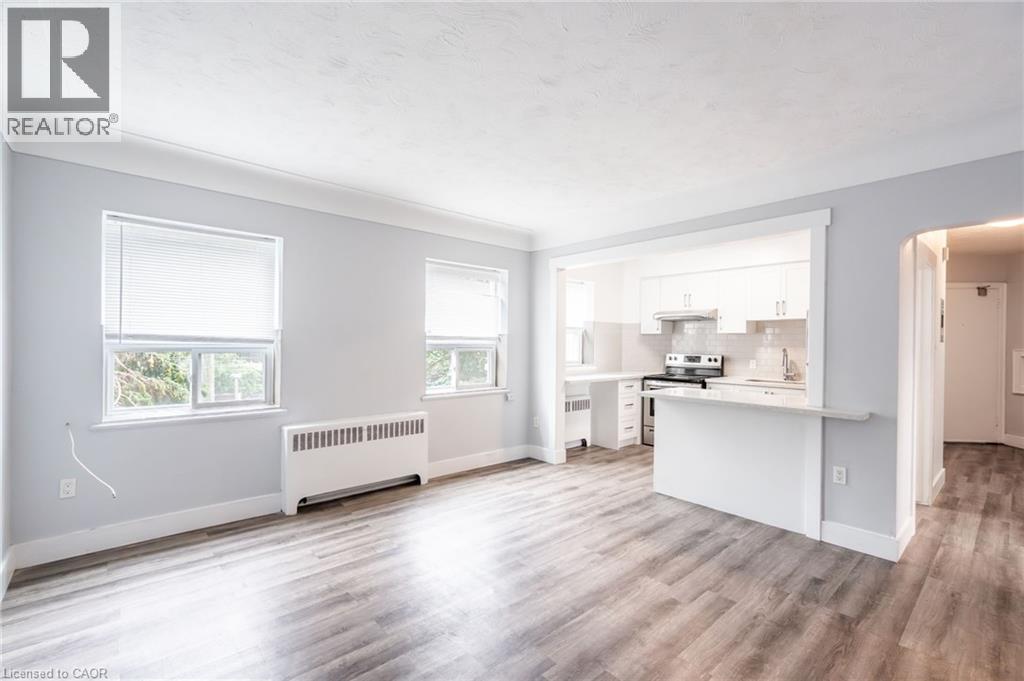 Photo 5 of 452 Aberdeen Avenue Unit 13, Hamilton ON
